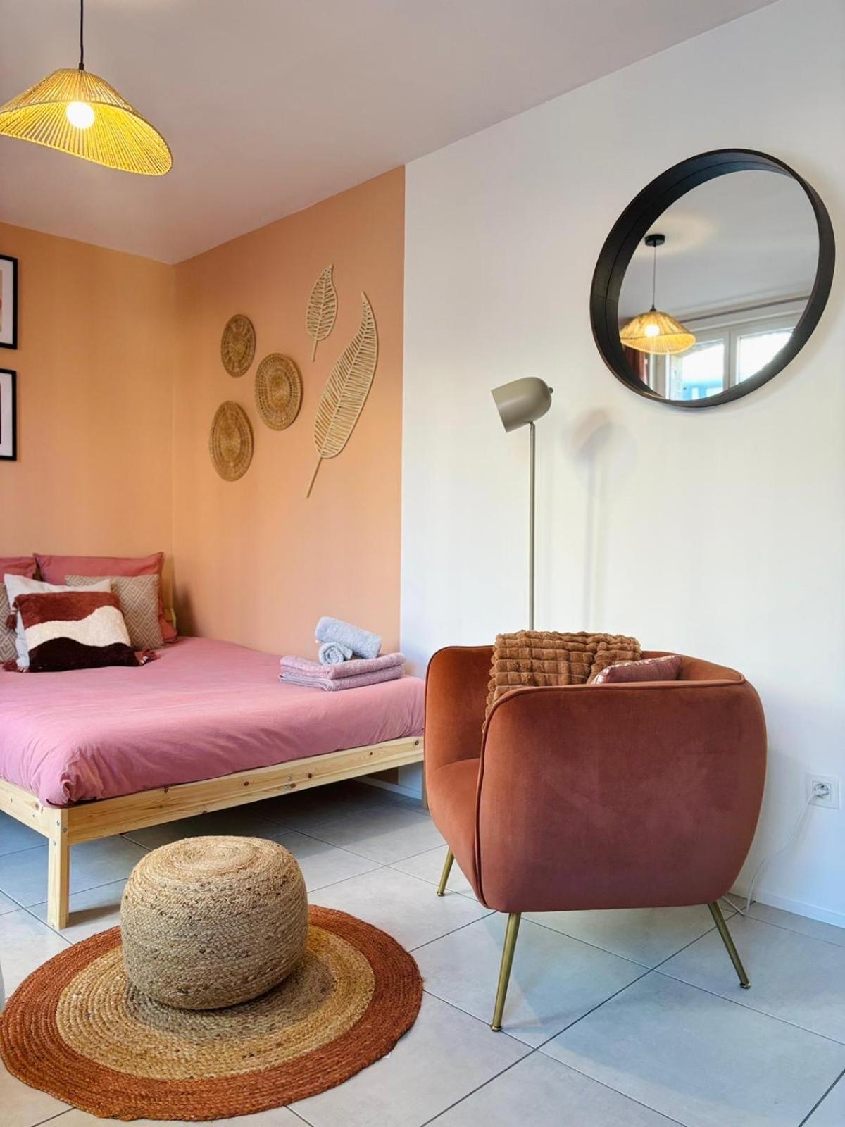 Apartamento Le Marguerite & Le Melange Savant Ruan Exterior foto